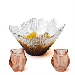 Art glass 'Northern Lights' bowl by Tauno Sarpaneva for Humppila, H13cm and a pair of 1970...