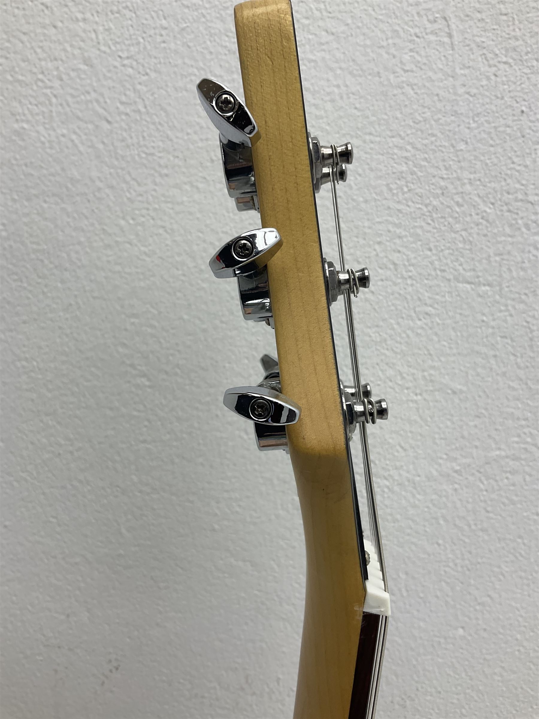 SG Junior Music Drive C19905 electric guitar serial no.911120 L99cm