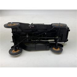 Danbury Mint diecast model - 1925 Ford Model T Runabout, with box