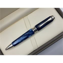 Montegrappa Emblema ball pen, the blue pearl marbled barrel of octagonal form with silver mounts and terminal with 1912 emblem, stamped 925 and clip with roller, in box, L13.5cm