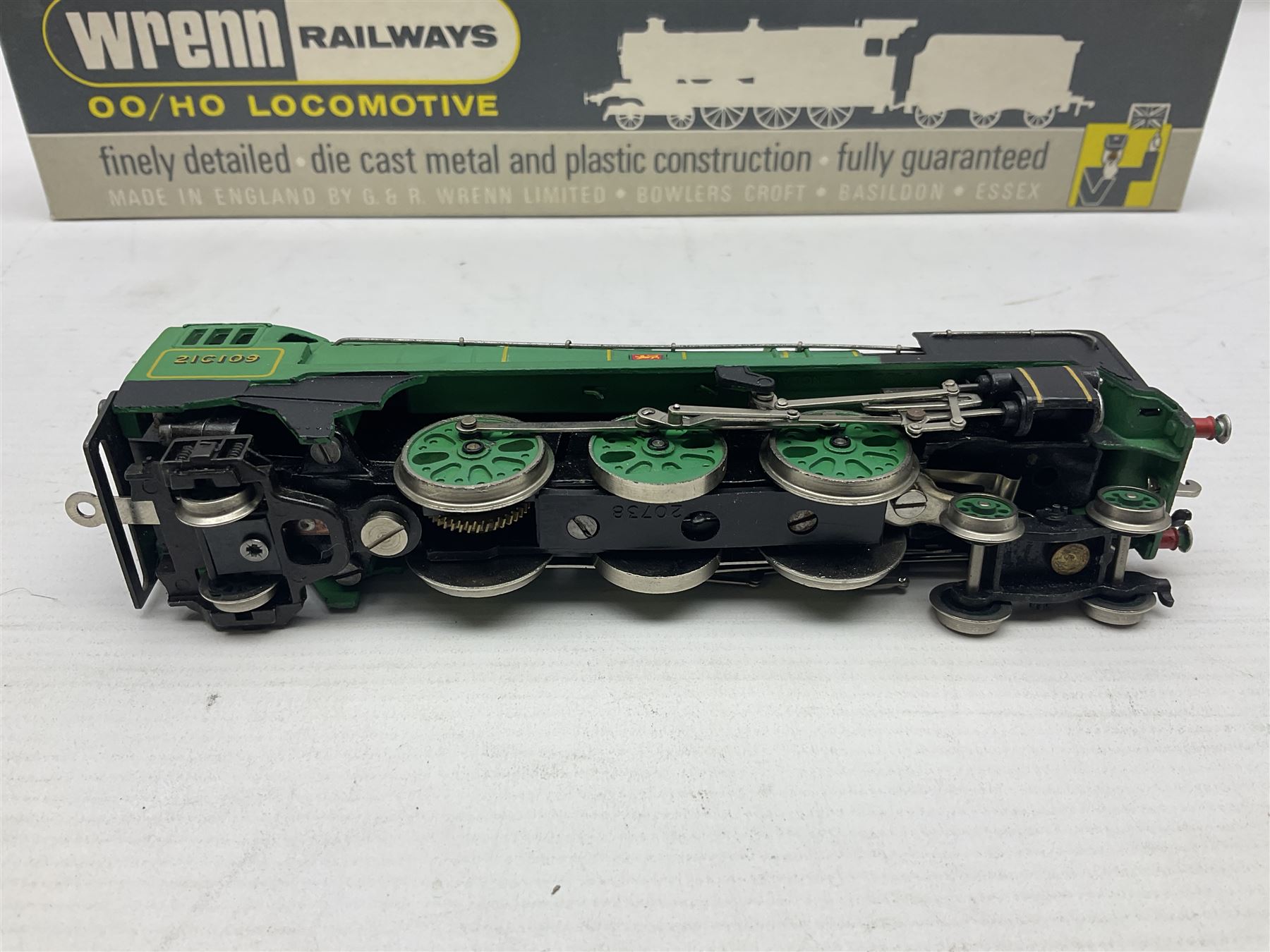 Wrenn '00' gauge - Rebuilt Bulleid Pacific 4-6-2 locomotive 'Lyme Regis' No.21C109 in SR Malachite Green; boxed with instructions
