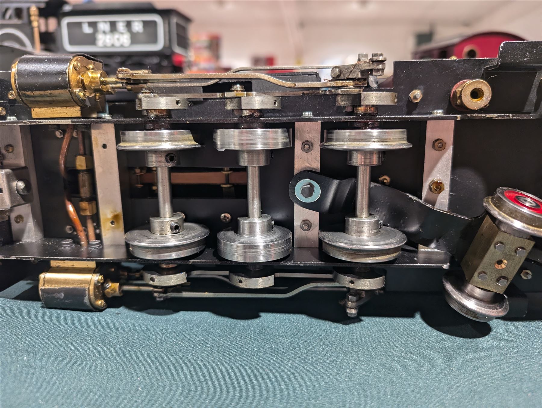 Roundhouse Gauge 1 live steam 0-6-2 tank locomotive, with two serial numbers Roundhouse 200308C and Roundhouse 270308F, in black livery 