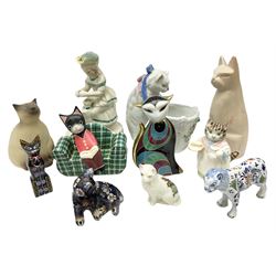 Quantity of cat figures to include Royal Albert Beatrix Potter Mrs Ribby figure, cloisonné and crested ware examples, Italian dipinto a mano Manifattura stylised example, other ceramic and carved examples etc