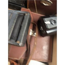 Zeiss Ikon Onita plate camera, Baby Brownie, Kodak Eastman Brownie Reflex, Kodak Brownie Flash IV, Kodak Popular Brownie and other cameras