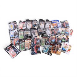Thirty Star Wars figures, comprising seventeen Hasbro Kenner Solo, The Force Awakens, Rogu...