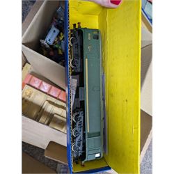 Hornby Dublo Co-Bo diesel locomotive, boxed, one other Hornby steam locomotive, Hornby accessories, four Minic cars and a collection of Deetail soldiers 