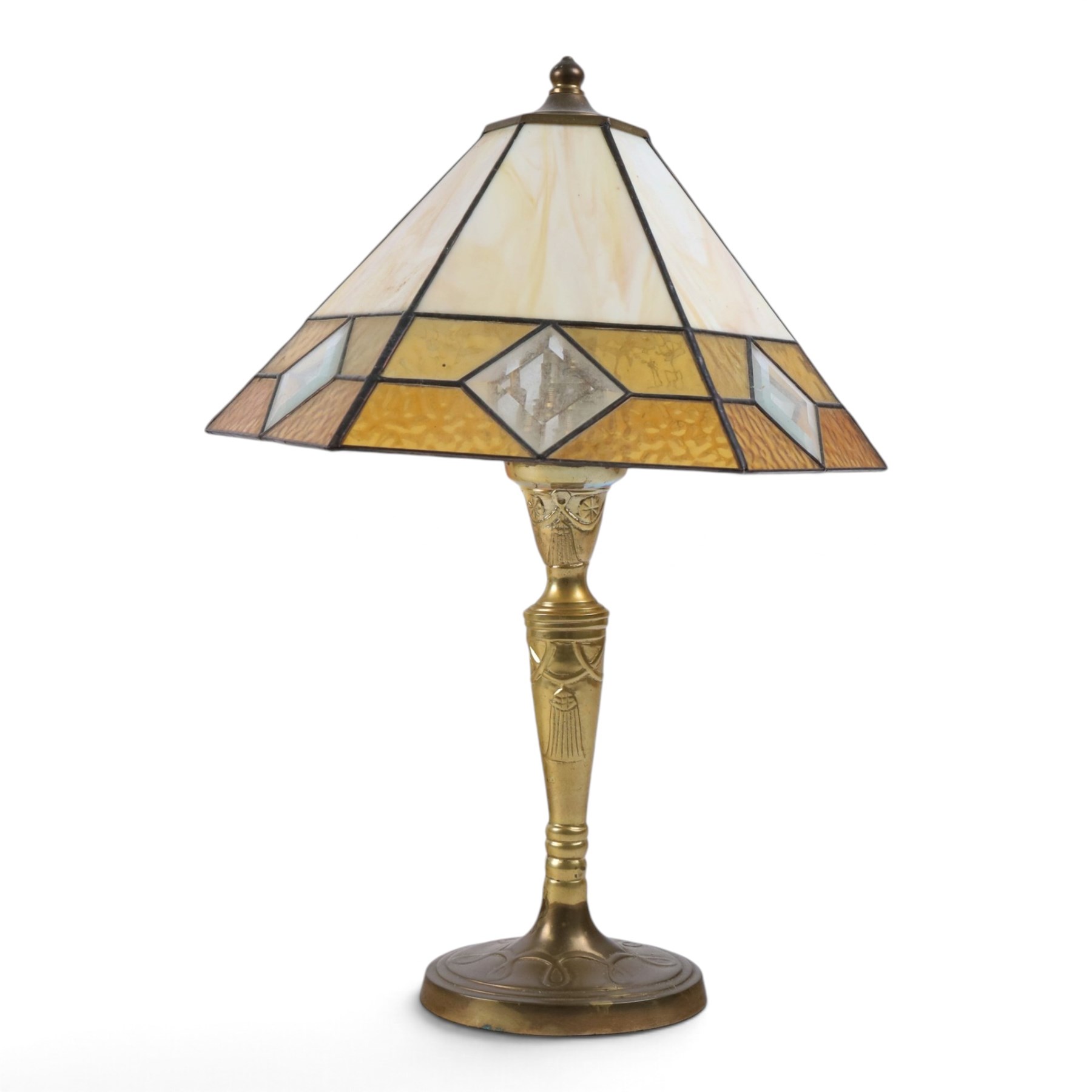 Tiffanny style table lamp, the shade of geometric design in orange and opaline, H50cm