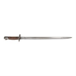 Lee Enfield SMLE Rifle Bayonet, 1907 pattern, with leather scabbard, L57cm 