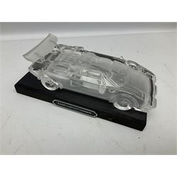 Three Franklin Mint die-cast models comprising 1935 Mercedes 500k Special Roadster, 1938 Jaguar SS-100 and 1907 Rolls Royce The Silver Ghost, together with Hof Bauer glass Lamborghini Countach
model and Bburago Jaguar 1961 'E' type