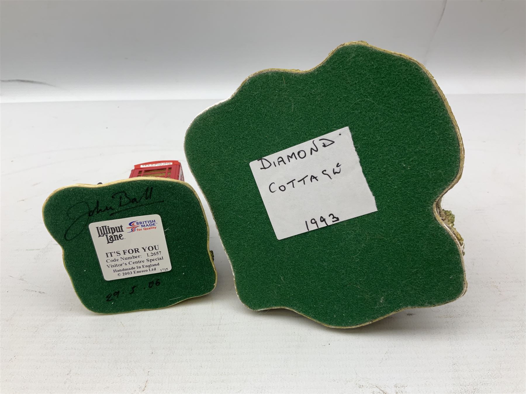 Fourteen Lilliput Lane cottages to include 'Diamond Cottage', 'Kendal Tea House', Visitor's Centre Special 'It's For You' signed to base, The British Collection 'The Sherlock Holmes' etc, all boxed with deeds