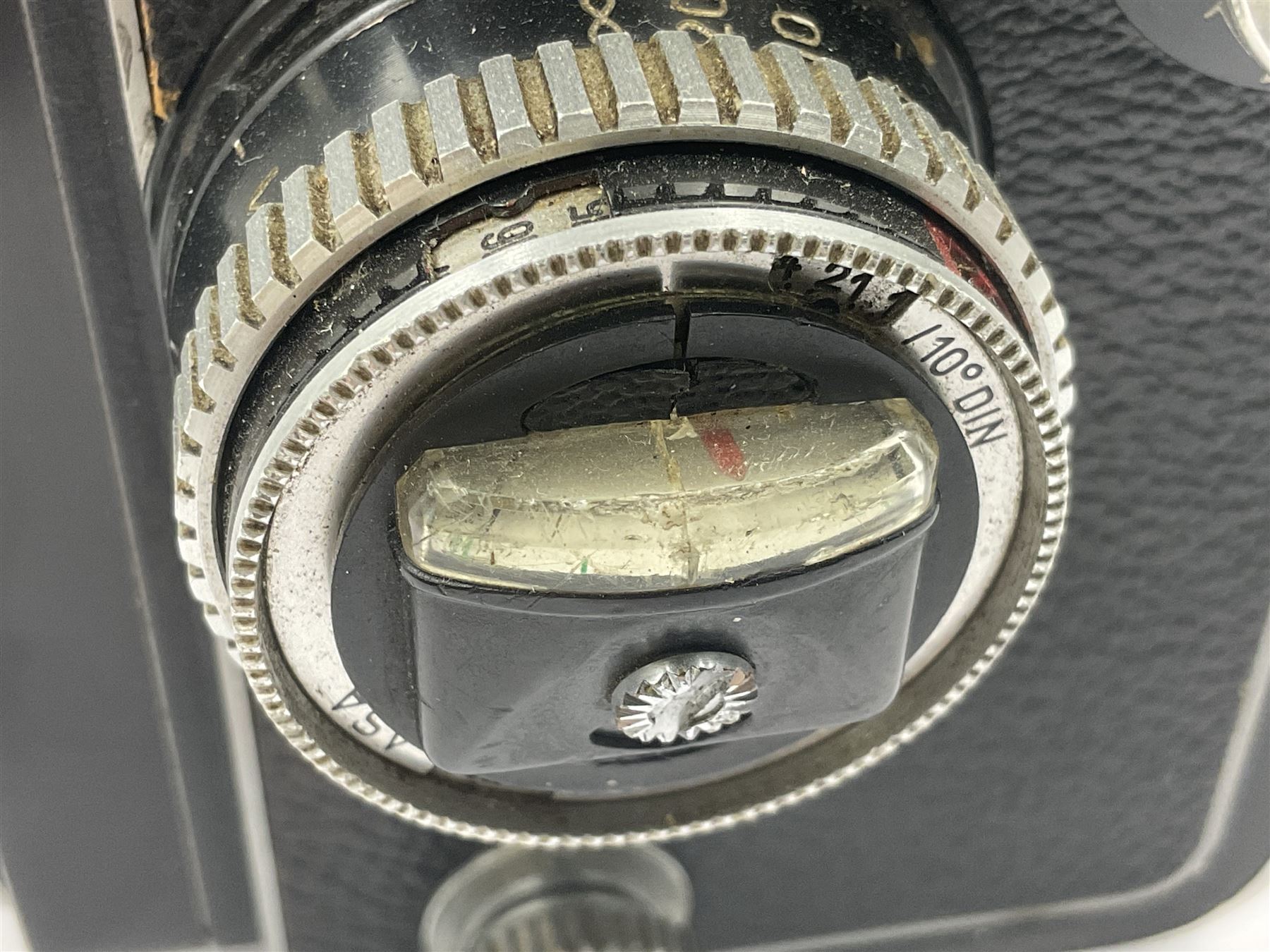 Rolleiflex Series E twin lens camera body, serial no. 1623867, with 'Planar 1.28 f-80mm' lens and 'Heidosmat 1:2.8/80' lens 