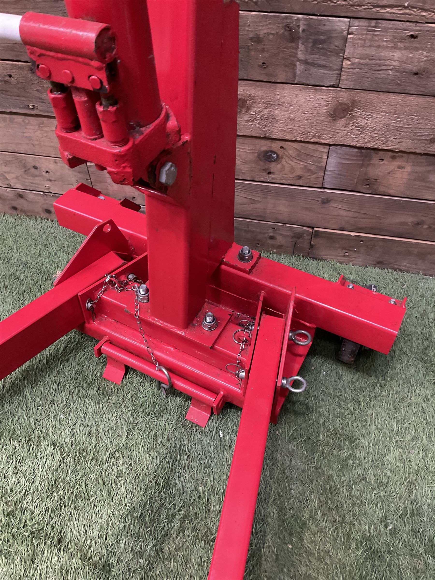 Machine Mart engine hoist / crane  - THIS LOT IS TO BE COLLECTED BY APPOINTMENT FROM DUGGLEBY STORAGE, GREAT HILL, EASTFIELD, SCARBOROUGH, YO11 3TX