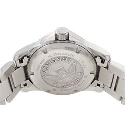 Longines HydroConquest gentleman's stainless steel quartz wristwatch, Ref. L3.640.4, blue dial with date aperture, on original stainless steel bracelet, with fold-over clasp