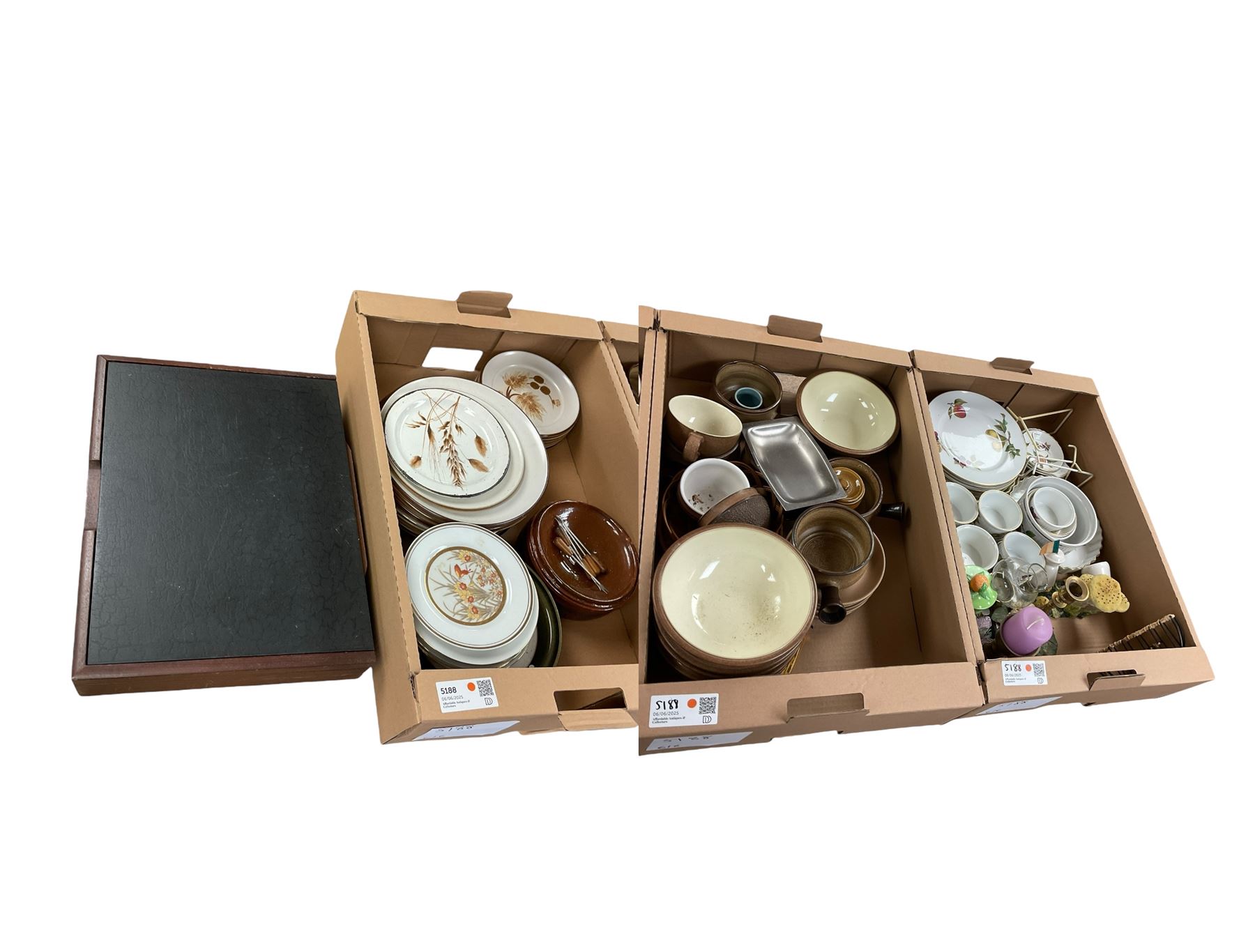 Royal Worcester dinner wares in Evesham pattern, together with other dinner wares etc in three boxes 