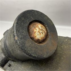 Black painted cast-iron muzzle loading mortar for round ball shot, 18th/19th century, approximately 9cm (3 1/2