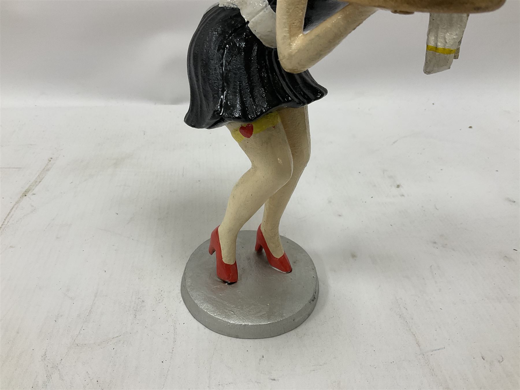 Cast metal Betty Boop, holding a waitress tray, H30cm