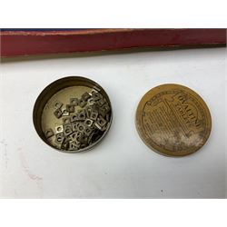 Pre-war Hornby No 5 clockwork Speedboat 'Viking', in green and cream in original box; and Meccano No.4 set box containing various sections in blue, gold and red and instruction manual (2)