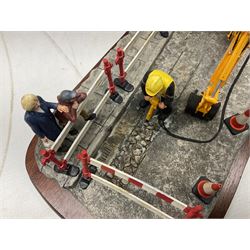 Border Fine Arts, Essential Repairs, model no. B0652, by Ray Ayres, limited edition 490/1750, L48cm