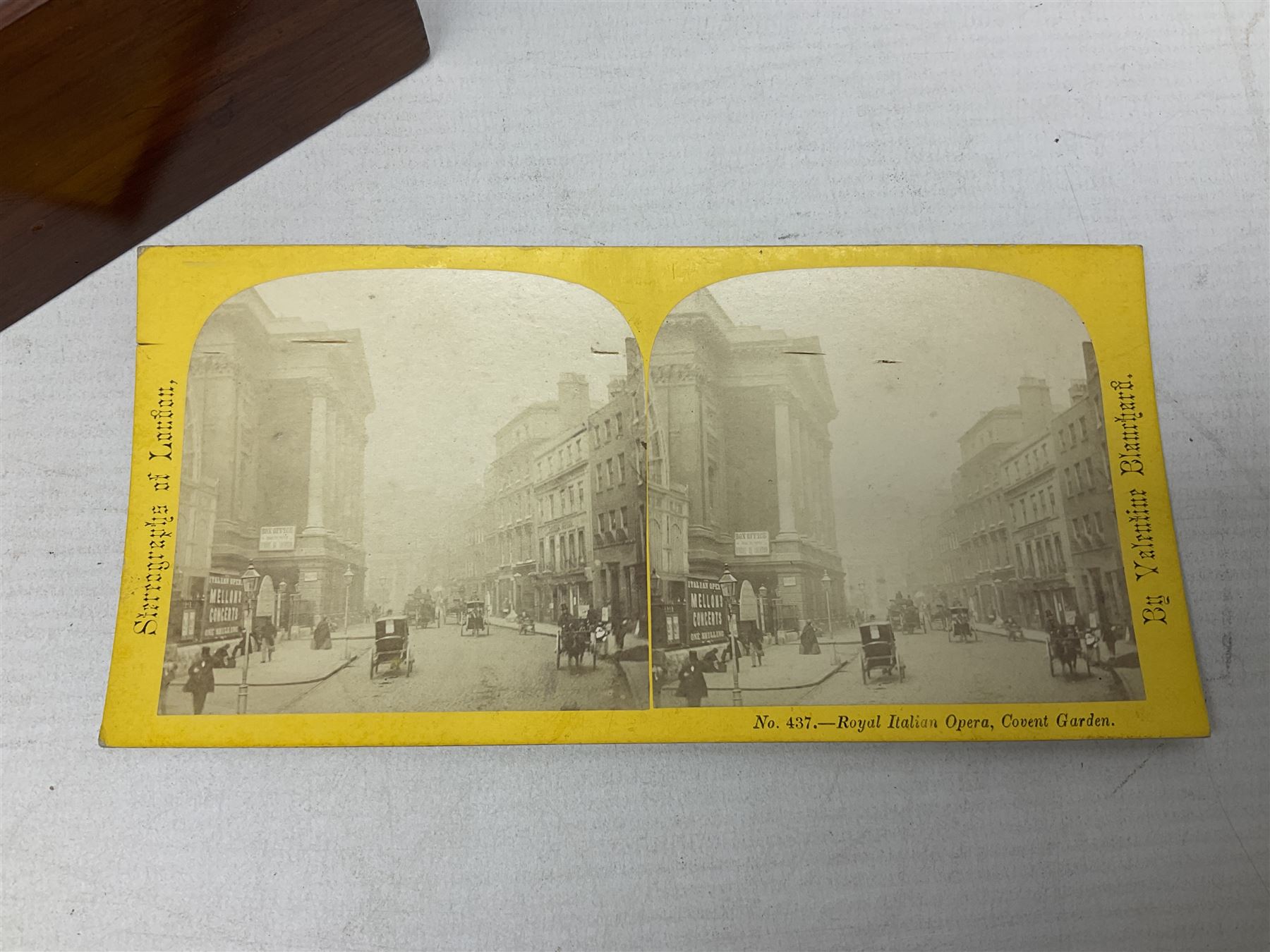 Mahogany tabletop Stereo viewer, with four Valentine Blancherd stereograph views of London, H32cm