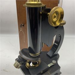 Three boxed microscopes, comprising Hawkslay & Sons Spencer Buffalo microscope no 68177, J Swift & Son microscope and R & J Back microscope no 30241