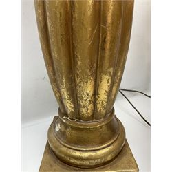 Green onyx and gilt metal table lamp decorated with puttos, together with gilt jardiniere stand and two other table lamps, stand H62cm