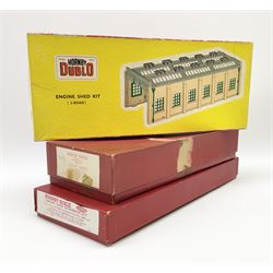 Hornby Dublo - 5005 Engine Shed Kit (2-Road), in pictorial box; 5006 Engine Shed Extension Kit with 1575 Lighting Kit, both boxed; and 5020 Goods Depot Moulded Kit, boxed (3)