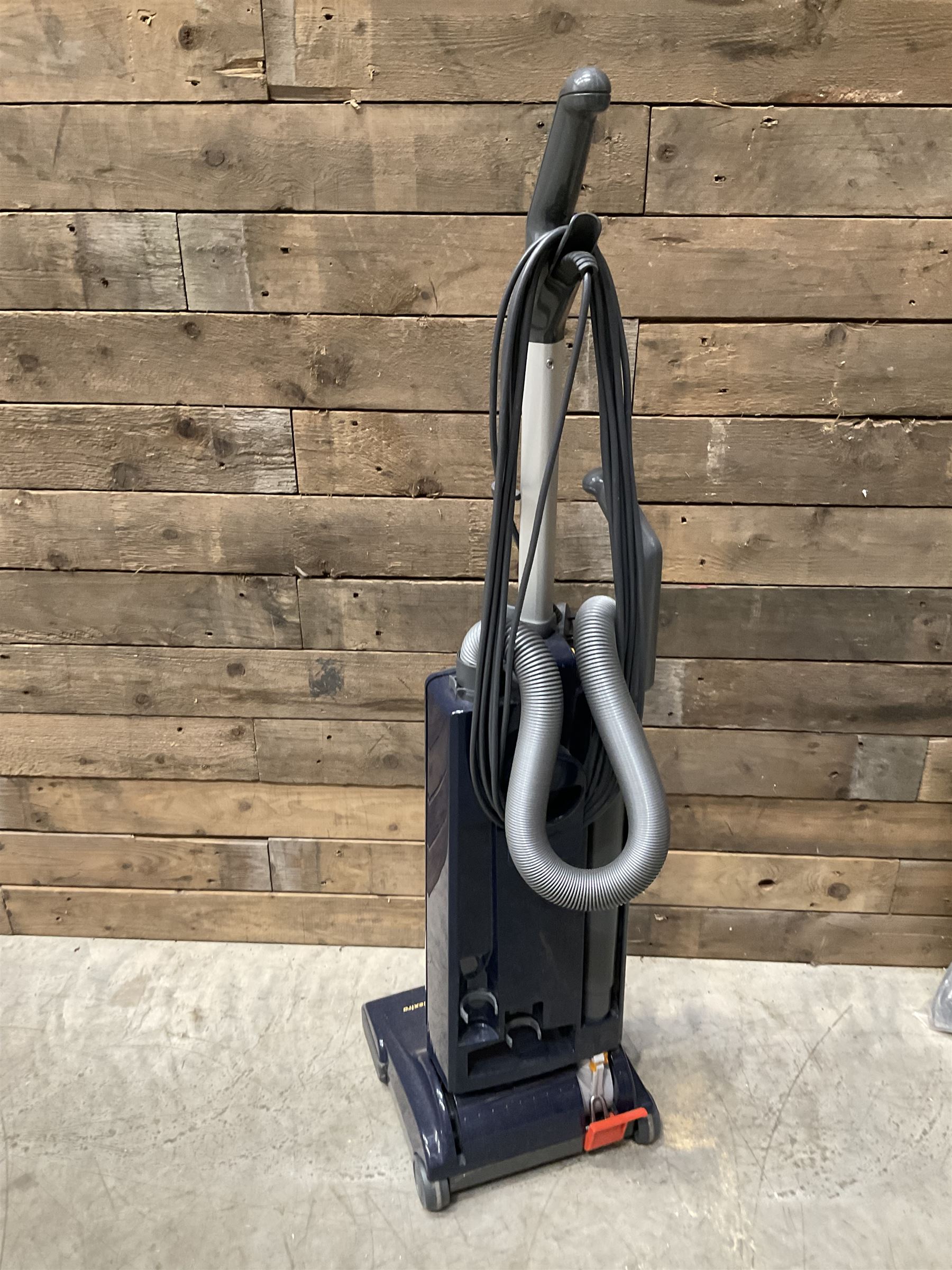 Sebo X4 Extra vacuum cleaner, anti allergy grade