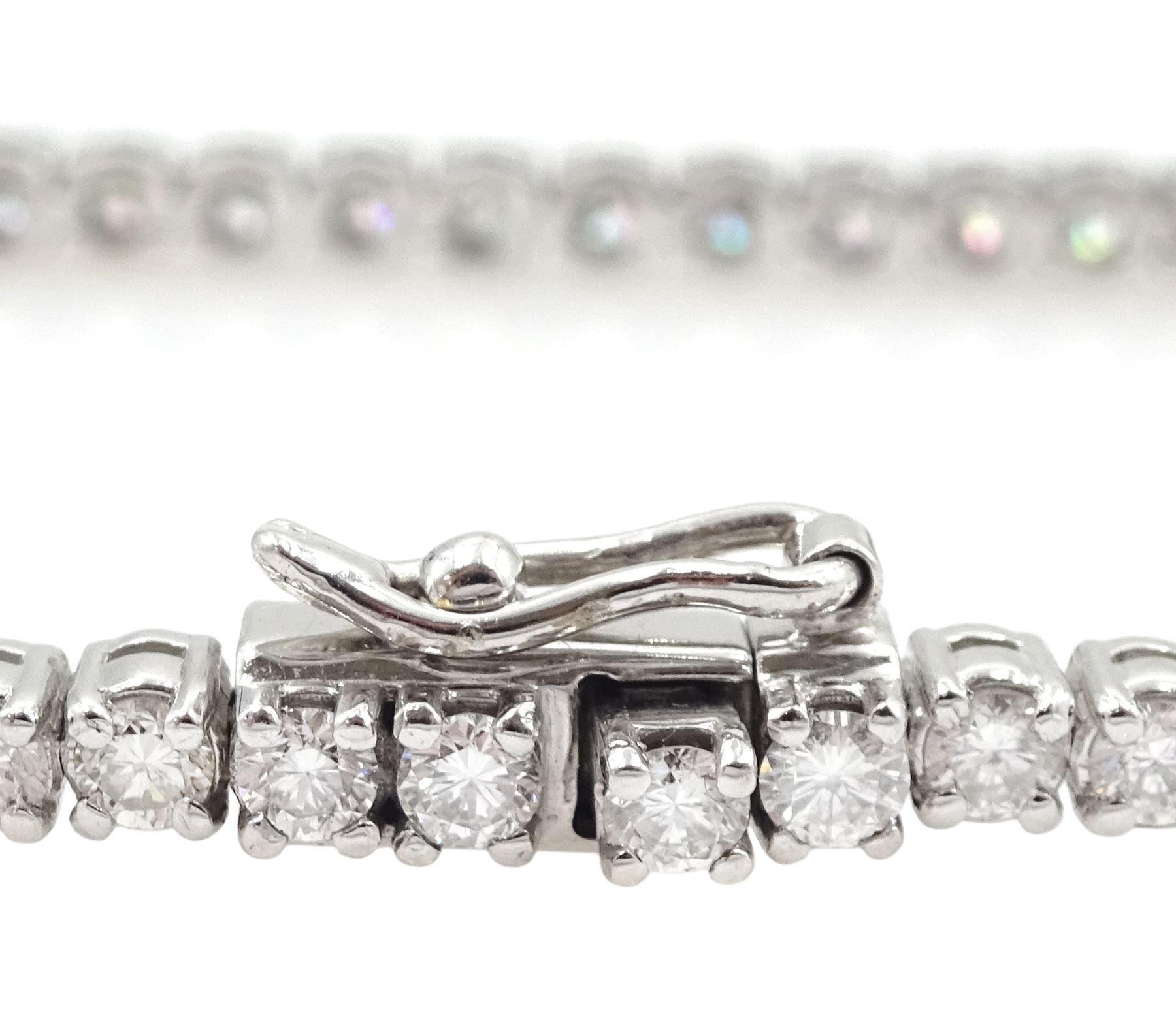 18ct white gold round brilliant cut diamond bracelet, stamped 750, total diamond weight approx 3.00 carat
