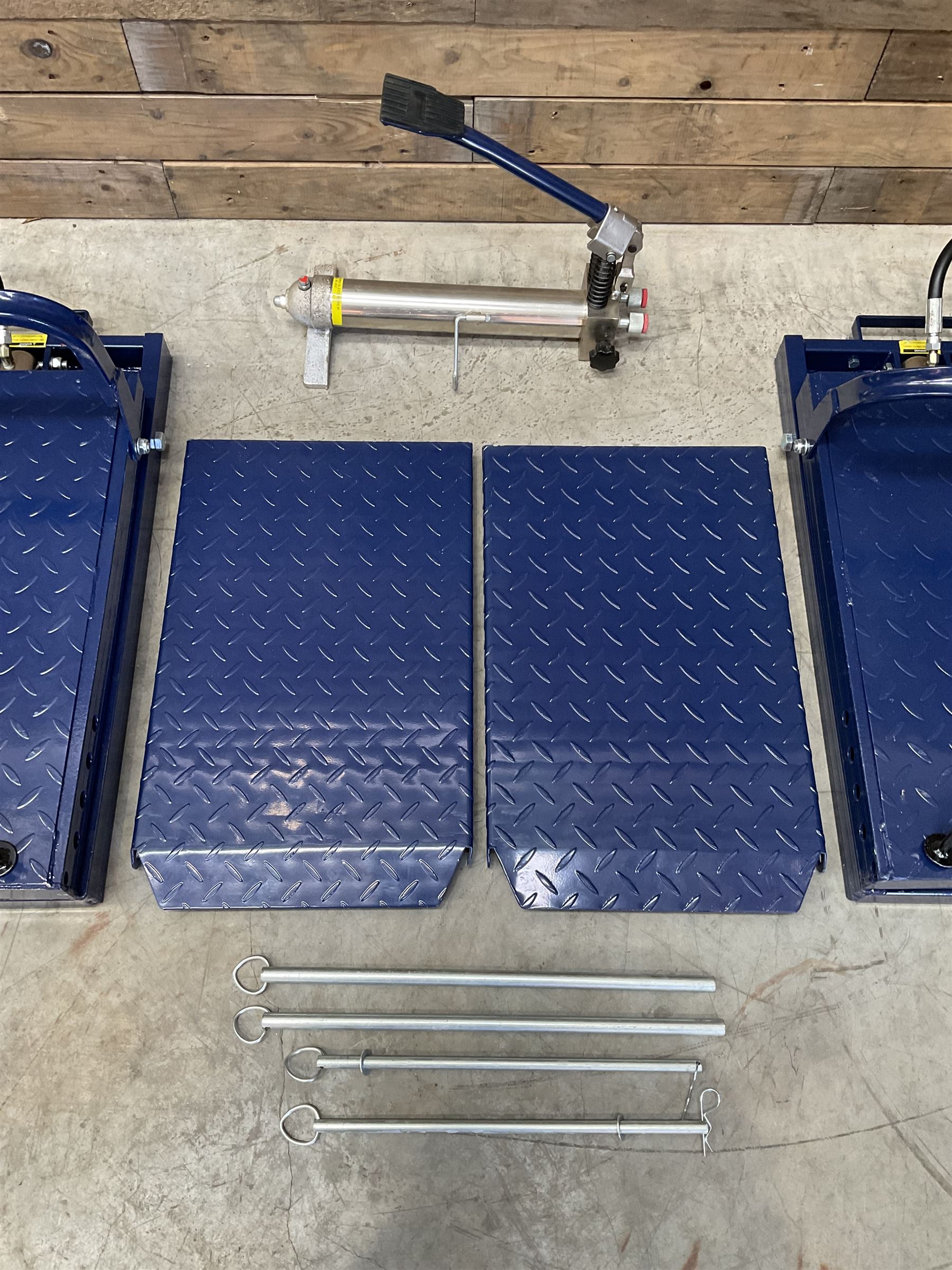 Heavy duty CR06XHD hydraulic vehicle car ramps