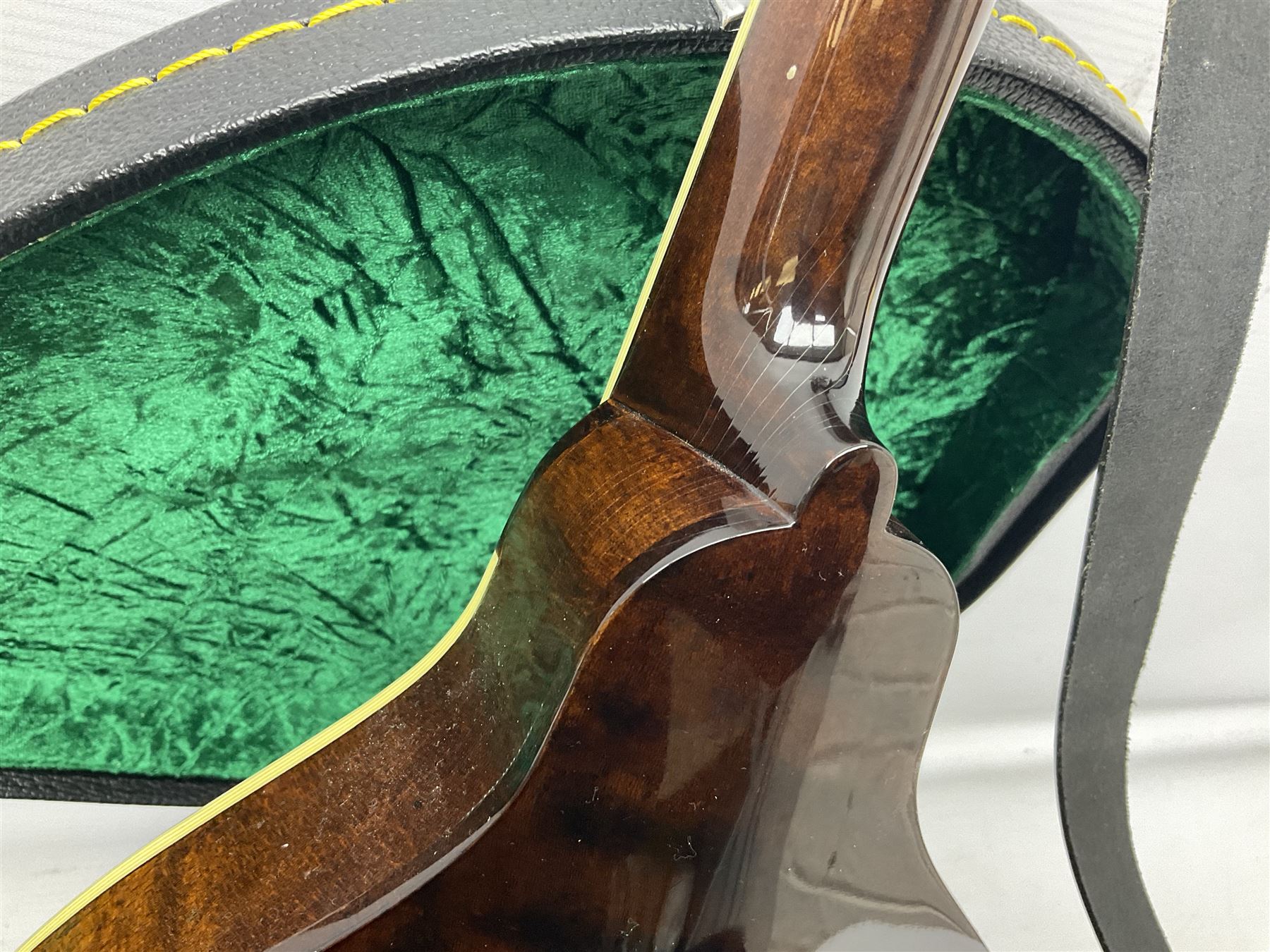 Eastman eight-string mandolin model MD504, serial no.140435406, L66cm; in TGI hard carrying case; together with case of instructional CDs