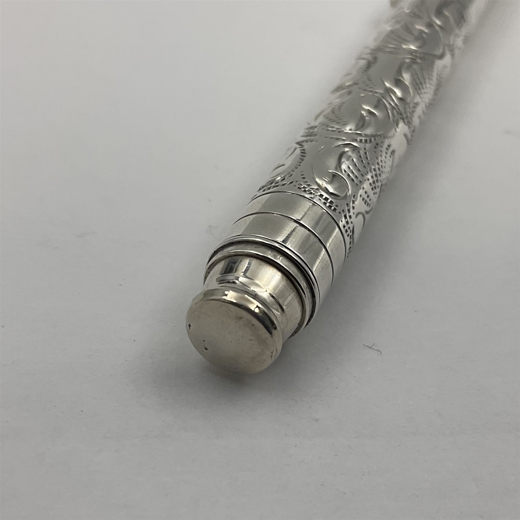 Silver Yard-o-Led Viceroy ballpoint pen, the foliate engraved barrel and cap hallmarked Birmingham 2004 and stamped 925, L11cm