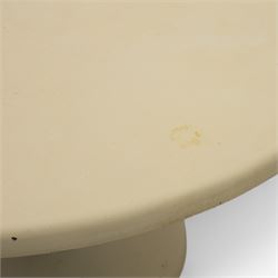Mid 20th century tulip round white fiberglass table, tapered column base on a circular plinth