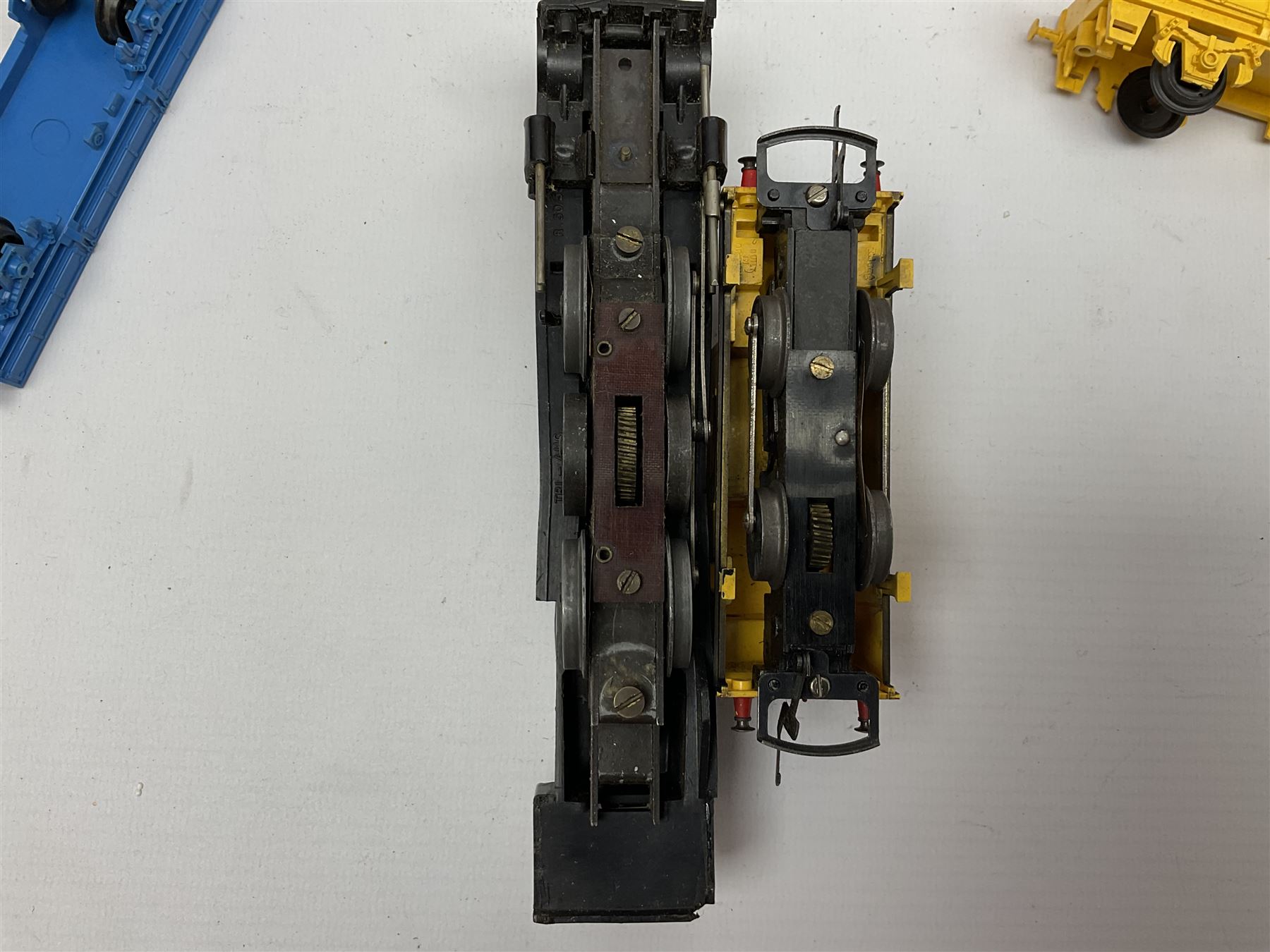 '00' gauge - Hornby Freightmaster train set with Class 31 A1A-A1A diesel locomotive No.D5572; Tri-ang RS24 train set (lacking locomotive); both boxed; three unboxed locomotives (one for spares or repair); four wagons; and quantity of track