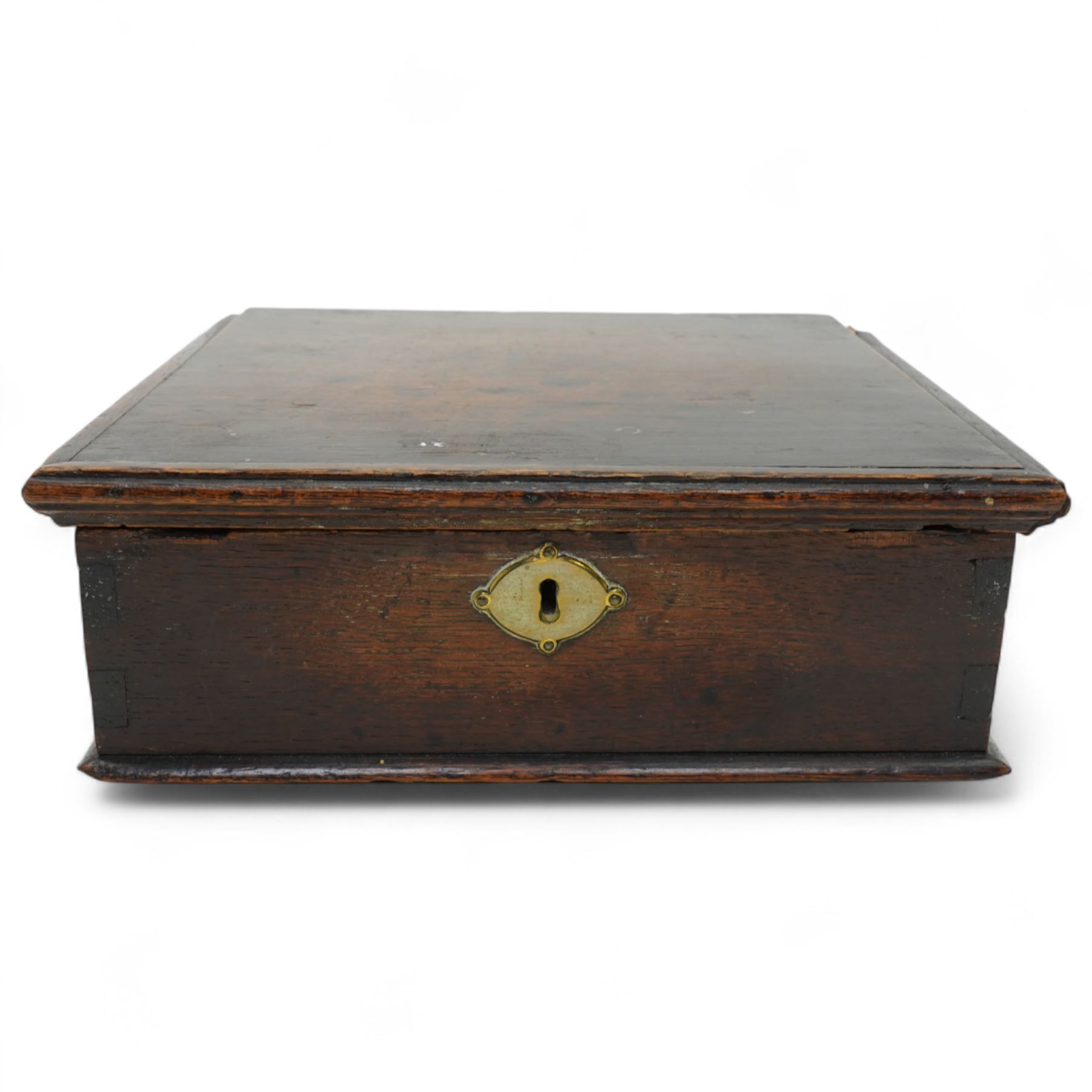 Early 18th century oak box with hinged lid and brass key plate W27cm