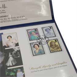 Queen Elizabeth II 2002 gold full sovereign coin, housed in Westminster 'The Queen Mother' coin cover