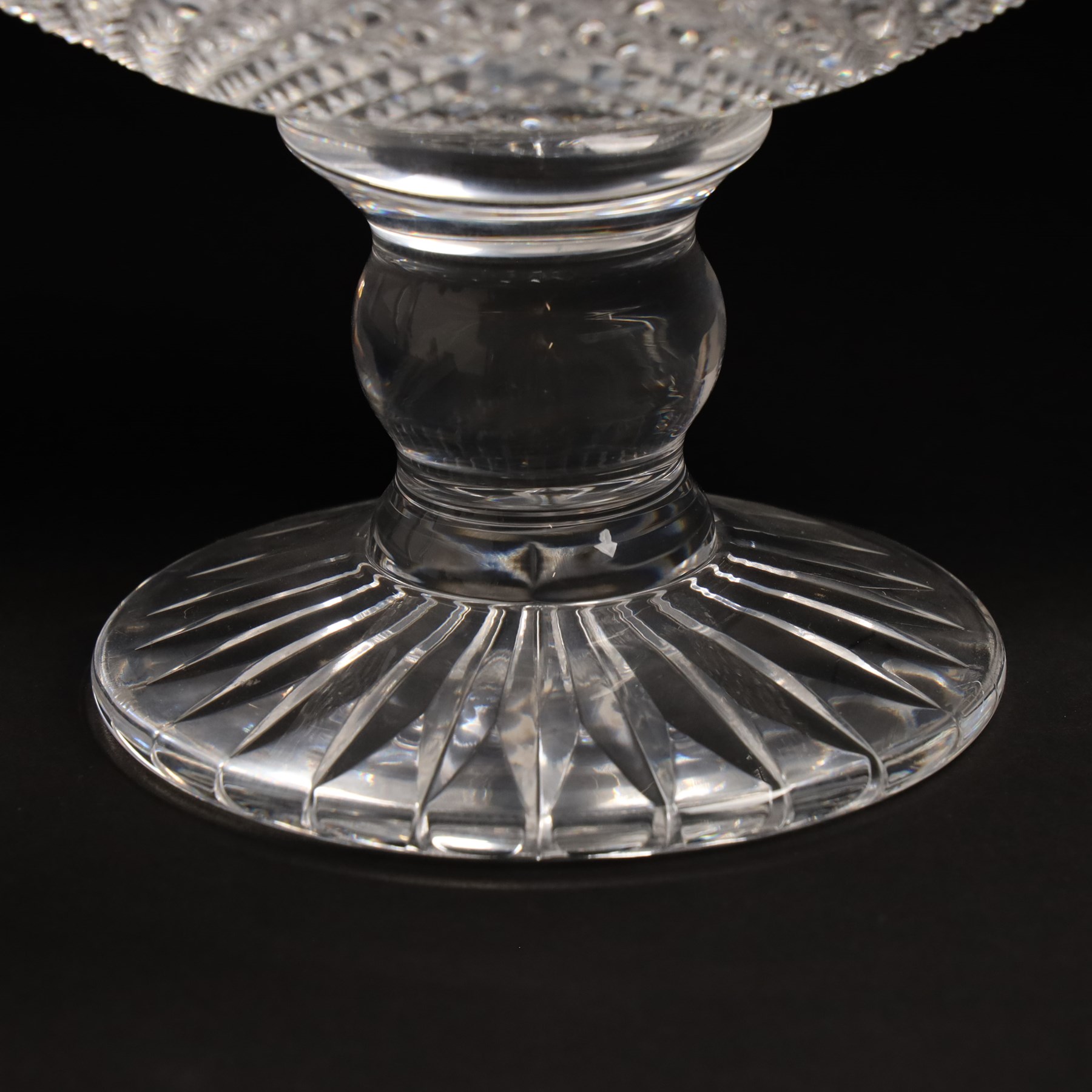 Stuart Crystal Beaconsfield pattern bowl on pedestal foot, D20cm