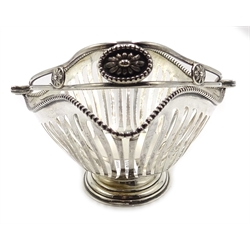  Edwardian silver oval pierced fruit basket with swing handle by Martin, Hall & Co, London 1905, approx 16oz  