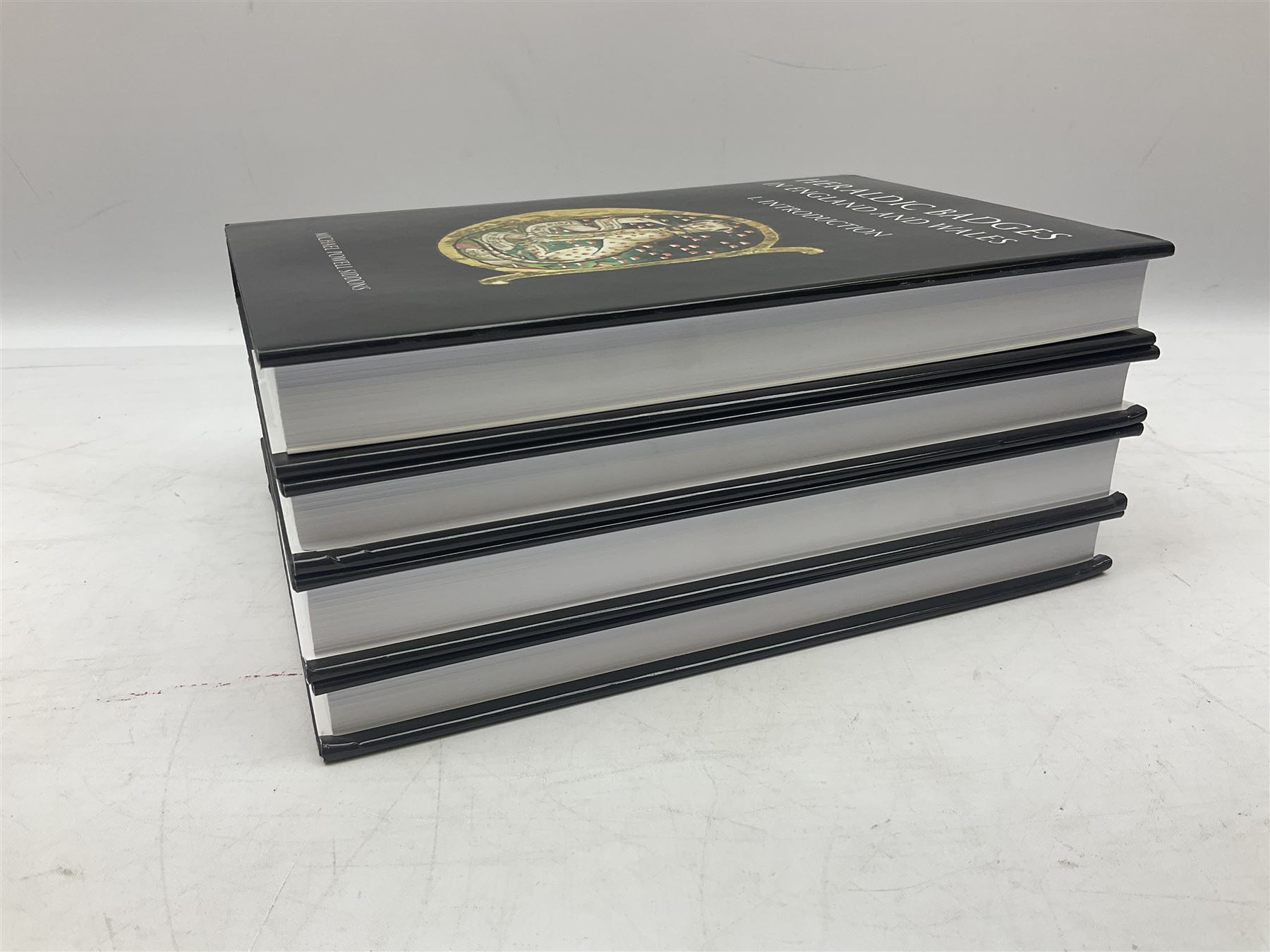 Powell Siddons,Michael: four volumes of Heraldic Badges in England and Wales, comprising of I. Introduction, II.1. Royal badges II.2. Non-royal badges, III. Ordinaries  