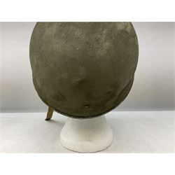 Post-WW2 British Airborne Troops,/Paratroopers Steel Helmet with green textured paint finish, leather and sponge liner and three point chinstrap mounting; liner marked BMB II 1953 71/4