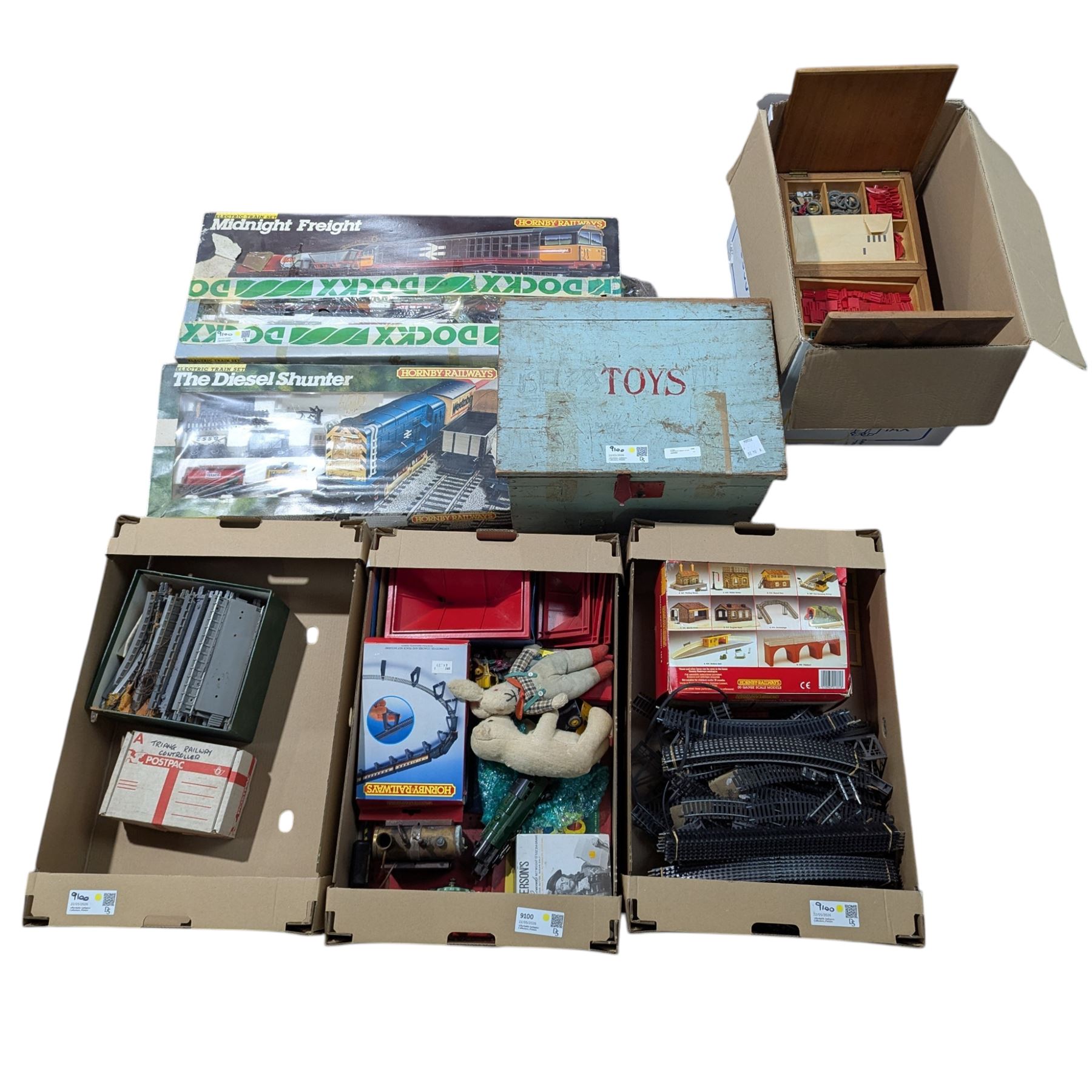 Quantity of OO gauge model railway, Meccano and other items and a pine toy box