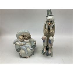 Collection of Nao figures, to include 'Moment with Mummy' no.1429, 'Stories with Grandma' no.1512, 'A Hug of Love' no.1467, together with fourteen further Nao figures and a Cascades clown figure