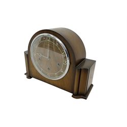 Smiths - 20th century Westminster chiming 8-day mantle clock in a mahogany case, with a chrome bezel and convex glass, conforming hands and numeral's, chime silent selection, chiming the quarters and hours on five gong rods. With pendulum and key.  