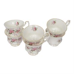 Royal Albert Lavender Rose pattern tea service for six including teapot, jug, open sucrier, teacups and saucers, side plates, dinner plates etc  
