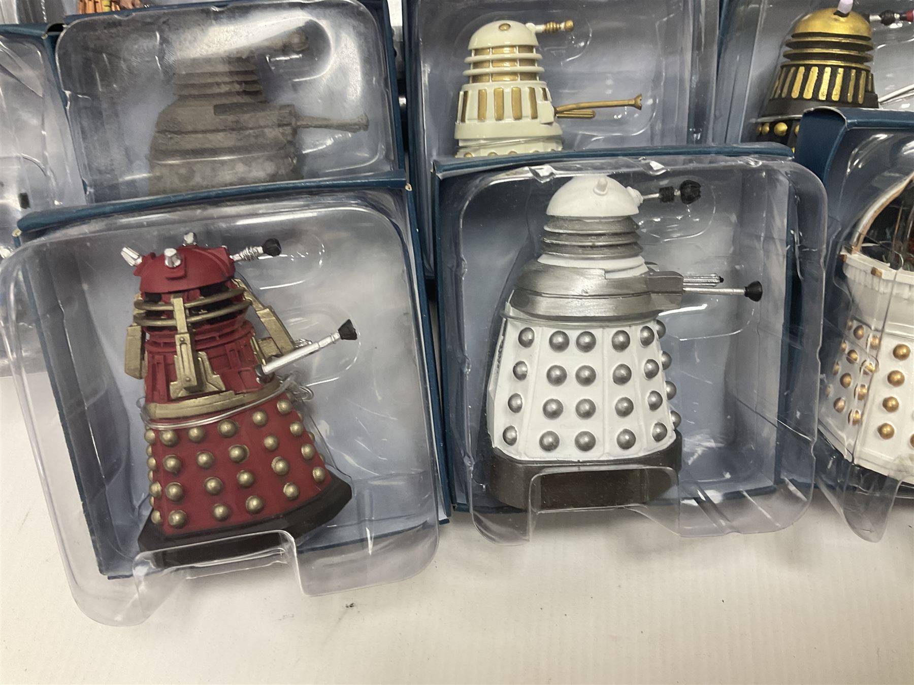 ‘Dr Who’ - Eaglemoss periodical Figurine Collection comprising twenty-seven figures of Tardis’ and Daleks, including Special Tardis 1 figure, two still with original magazine; all boxed, most with factory tie-downs 