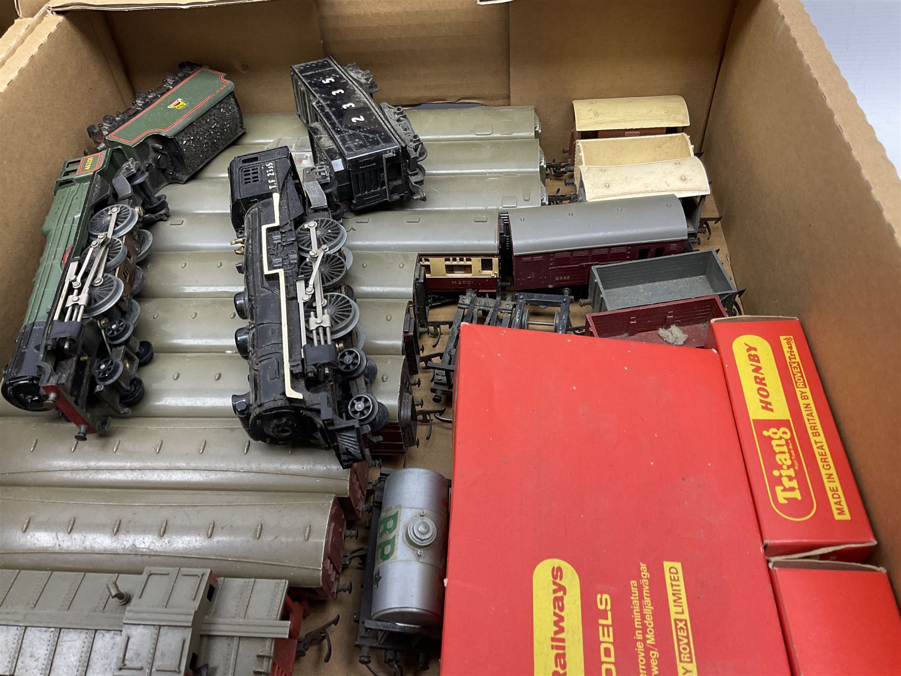 Tri-ang '00' gauge - Class 23 TC Pacific (Hiawatha) 4-6-2 locomotive and tender No.2335; Princess Class 4-6-2 locomotive and tender 'Princess Elizabeth' No.46201; Class 3F Jinty locomotive No.47606; Class 57XX 0-6-0 Pannier Tank locomotive No.8751, boxed; quantity of coaches and wagons; large quantity of track, trackside buildings and accessories.