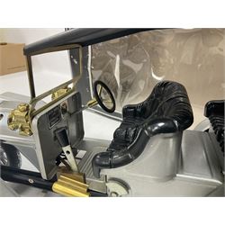 Mamod SA1L ‘Live Steam Limousine’ in silver, in original box 