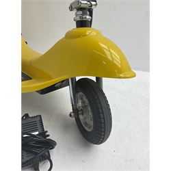 E-Scooter yellow electric 2-wheel scooter with seat and charger L106cm