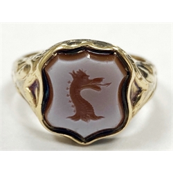 Victorian 15ct gold bloodstone lion intaglio, shield shaped signet ring and a 9ct gold agate dragon intaglio ring