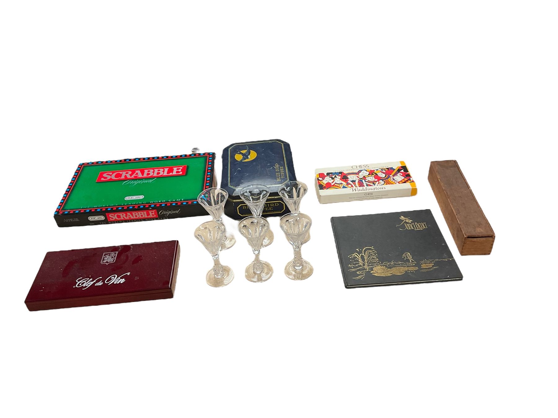 Collection of games including dominos and scrabble together with other collectables  