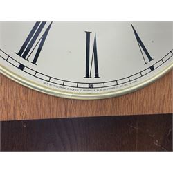 Late 20th century American 'Dr. Pepper King of Beverages' advertising wall clock in oak case, by Wisconsin Clock Co.